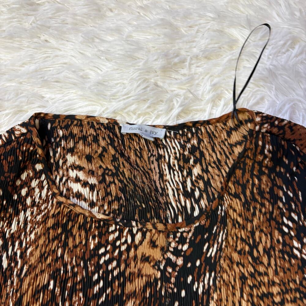 Floral & Ivy Flared leaf designed blouse brown Large - Picture 2 of 3
